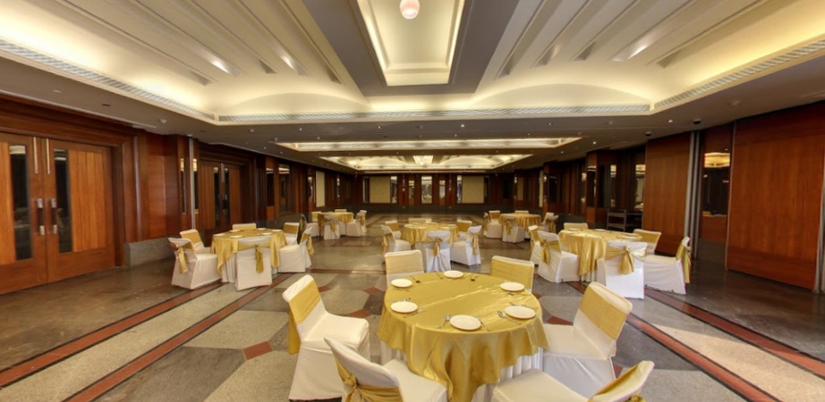 Oodles Hotel, Chattarpur Oodles Hotel