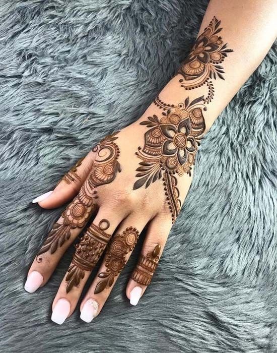 Super Trendy & Unique Arabic Mehendi Designs For Brides!