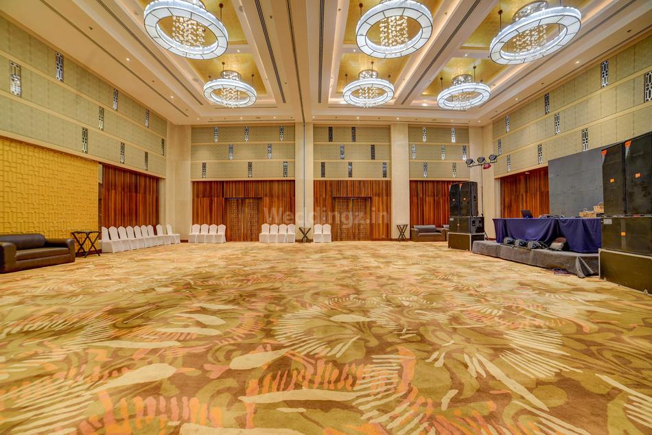 Crystal Sarovar Fatehabad Road, Agra Banquet Hall Wedding Lawn