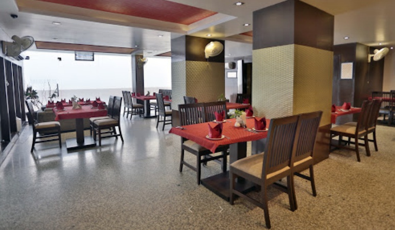 Treebo Raya Inn, Khasa Kothi Circle Treebo Raya Inn