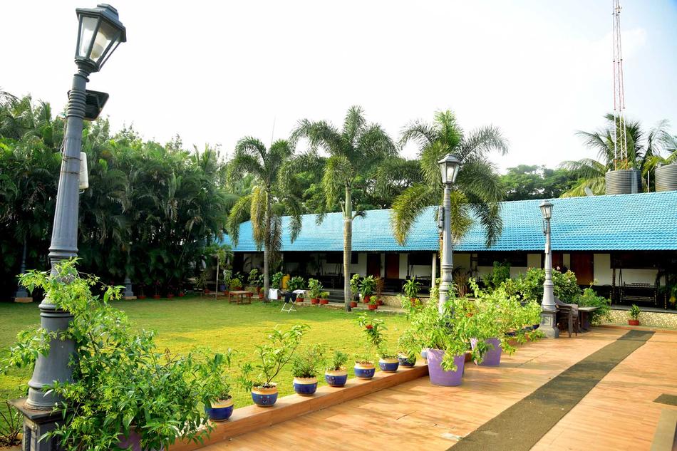 Anand Resort Trimbak Road, Nashik Wedding Lawn Wedding Hotel
