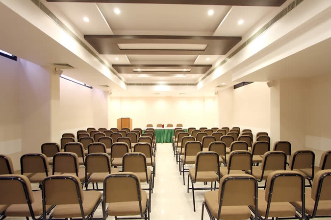 Hotel Raajpath, Alkapuri Hotel Raajpath