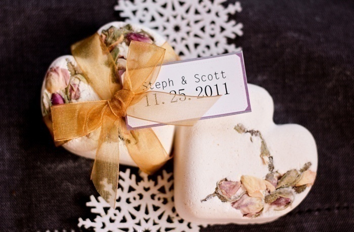 Wedding Gift Favours with your Invitation for a Minimal Themed Wedding.