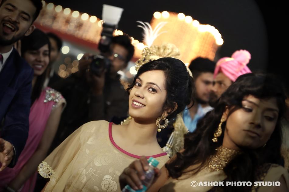 Ashok Photo Studio, Wedding photographer in Karkardooma, Delhi | WeddingZ