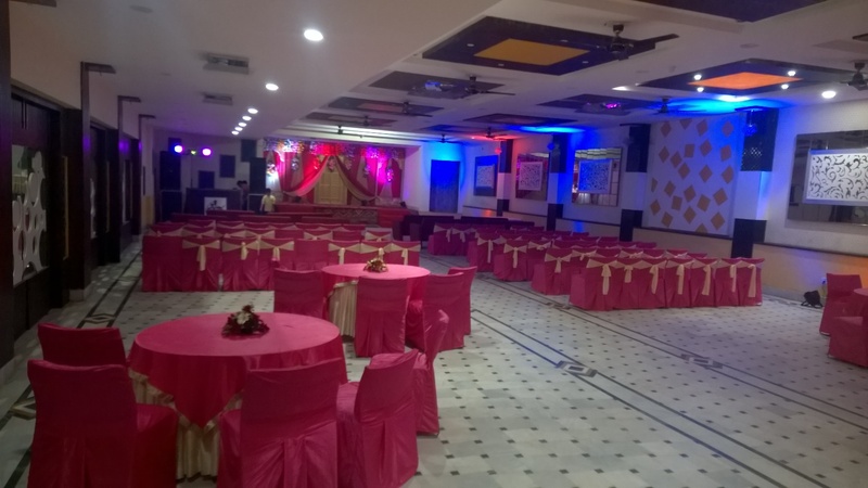 Hotel Redbury, Ghaziabad Hotel Redbury