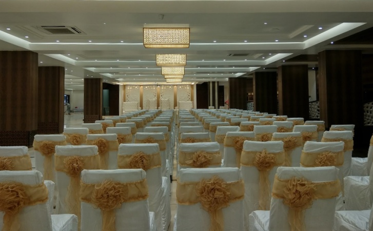 Radhe Krishna The Grand Banquet Hall, Ulhasnagar Radhe Krishna The Grand Banquet Hall