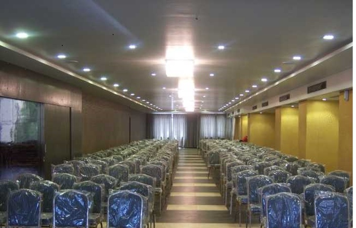 Hotel Maan Residency, Ambawadi Hotel Maan Residency