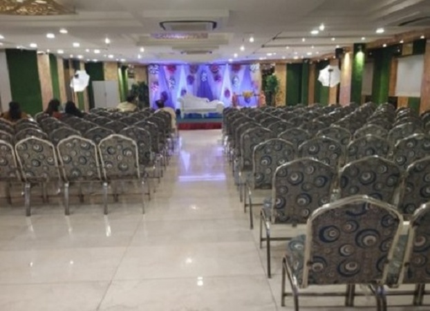 Aamantran Hotel & Banquets, RTC Cross Road Aamantran Hotel & Banquets