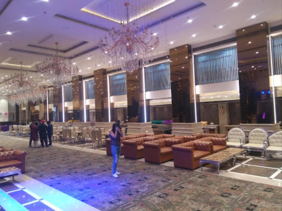 Green Lounge Fusion Banquets Ashok Vihar, Delhi Banquet Hall