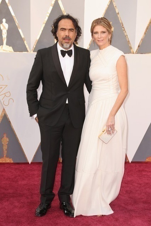 Will These Be The New Bridal Trend? Stunning White Gowns Spotted at Vanity Fair’s 2016 Oscar Party