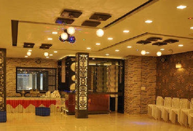 Queens Restaurant And Banquet, Chandkheda Queens Restaurant And Banquet