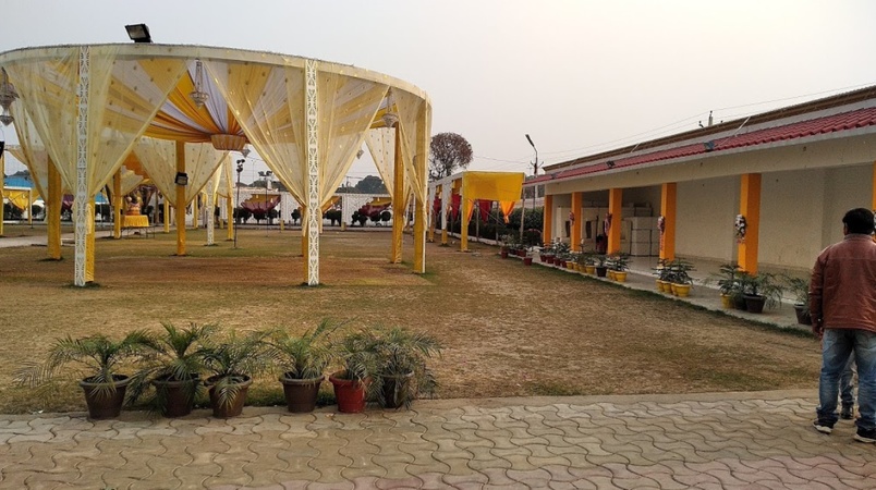 B R Palace, Mubarakpur B R Palace