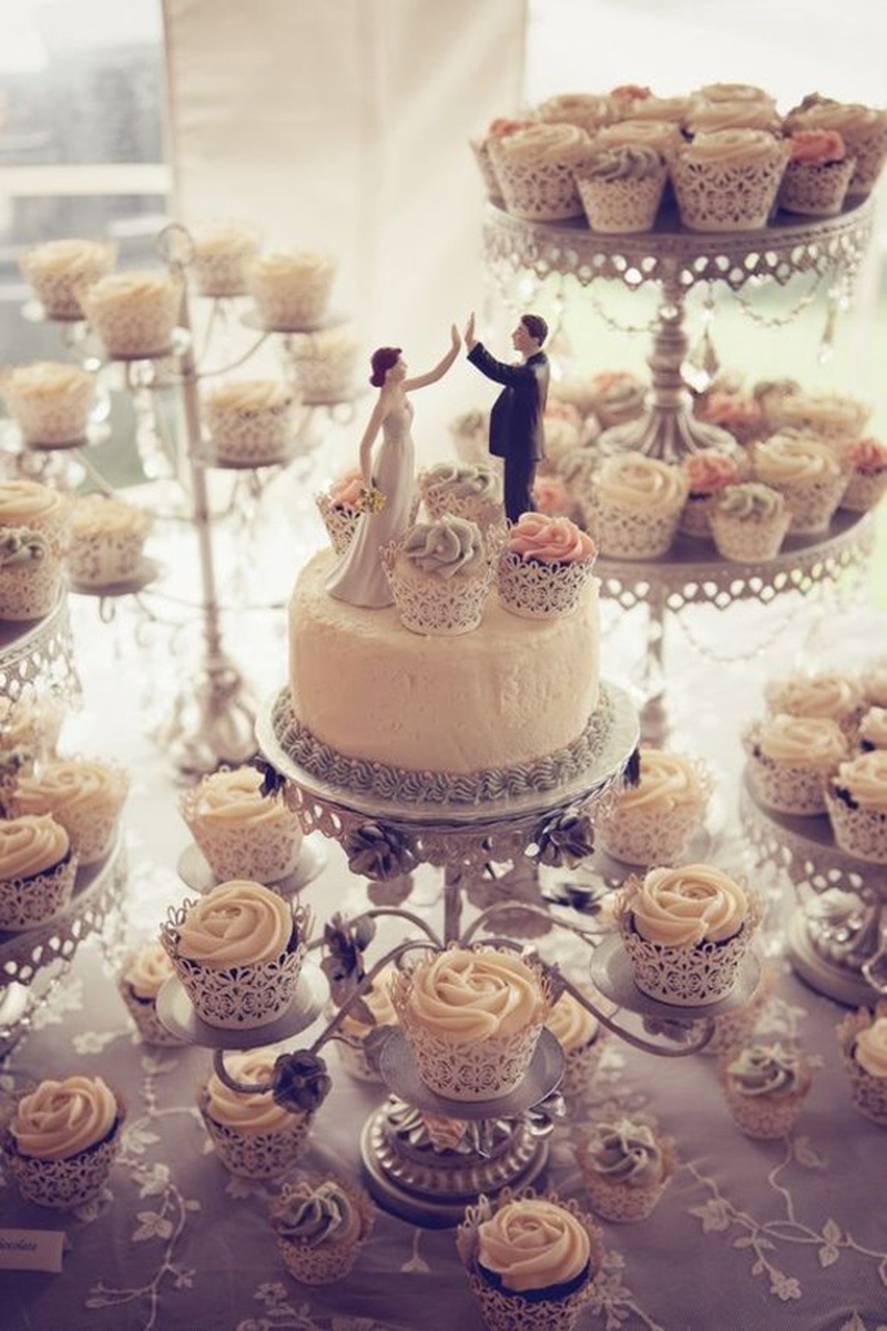 Incredibly Awesome Wedding Cakes You Would Want to Frame Than Cut!