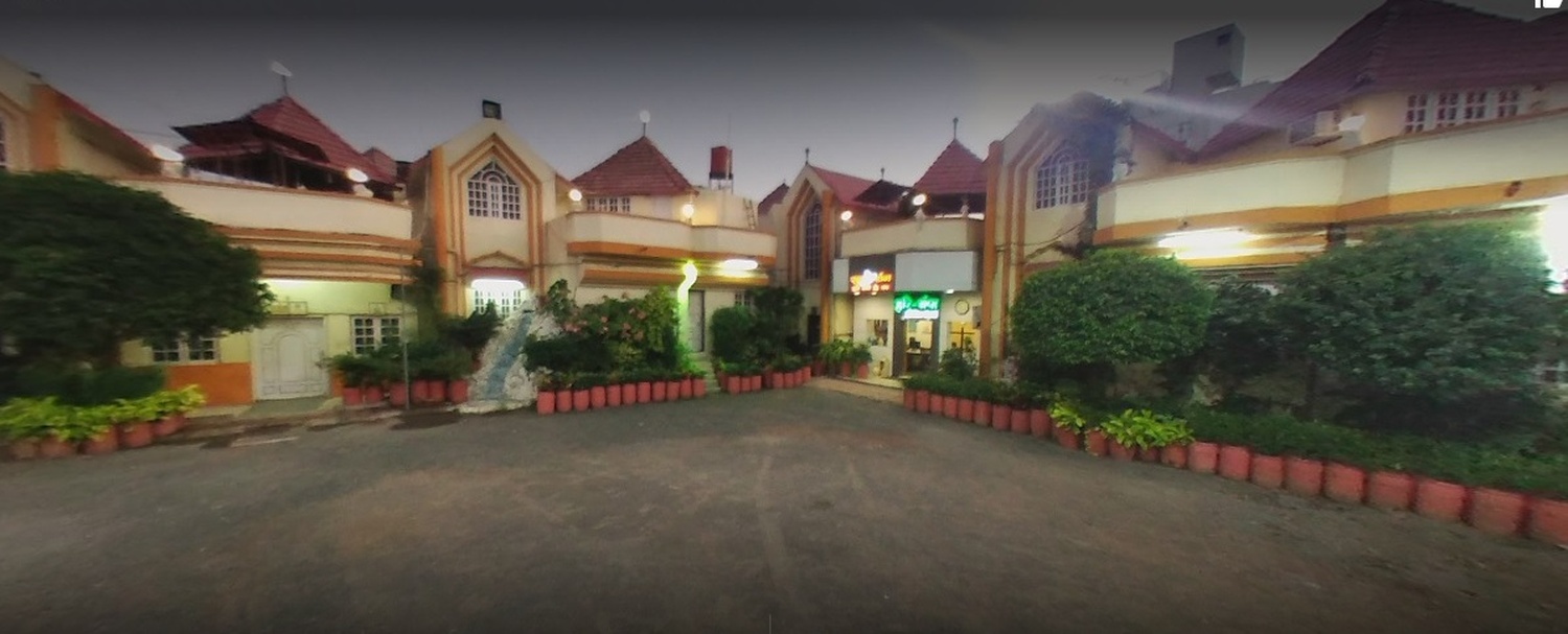 Hari Champa Resort Adajan, Surat Banquet Hall Wedding Lawn