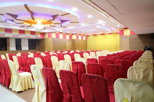 Maple Tree Hotel Vadapalani Chennai Banquet Hall Wedding Hotels In Vadapalani Weddingz