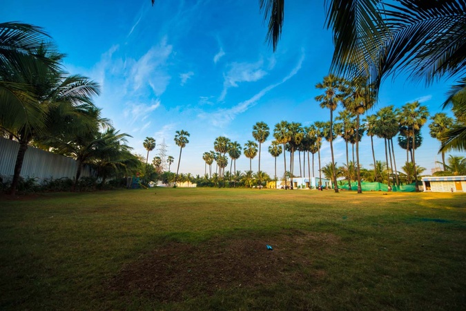 Flag's Avant Garde, Marve Beach, Malad West Flag's Avant Garde, Marve Beach