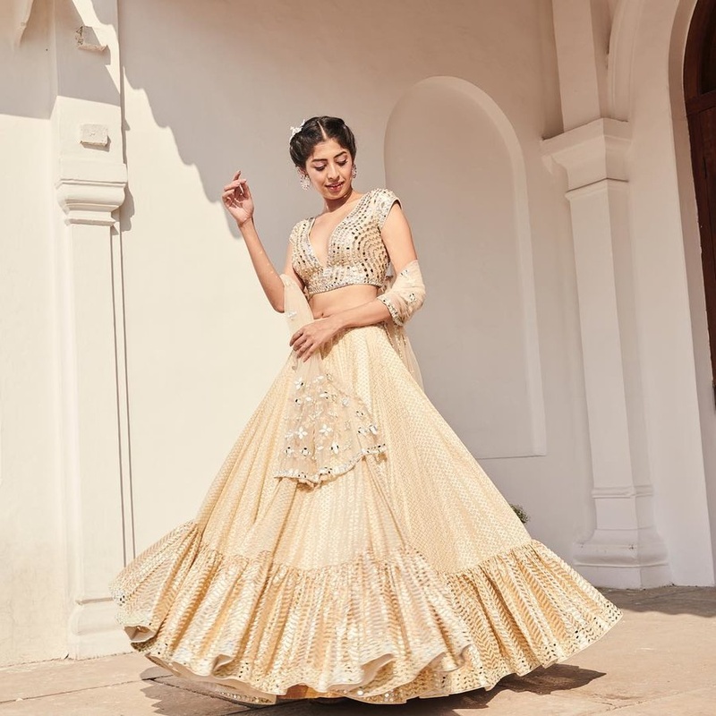 10 Sparking Mirror Work Lehengas that will Satisfy your flashy Soul!