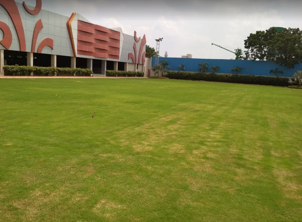 Hande Lawns, Undri Hande Lawns