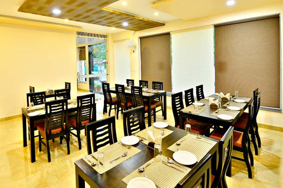 Hotel Mukund Villas Gulab Bagh Road, Udaipur Banquet Hall Wedding