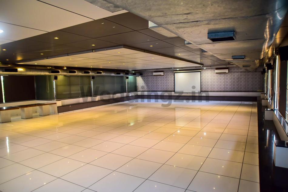 The Surat Tennis Club Athwa, Surat Banquet Hall WeddingZ.in