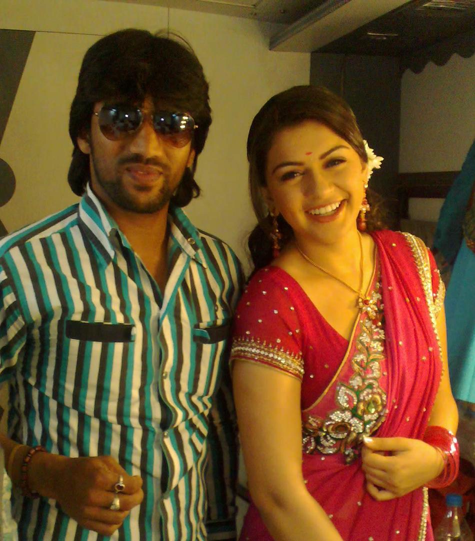 Zubair Shaikh Celebrity Makeup Artist , Bridal Makeup Artist in Mumbai