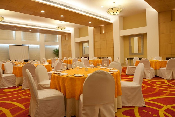 Lemon Tree Premier, Huda City Center Lemon Tree Premier