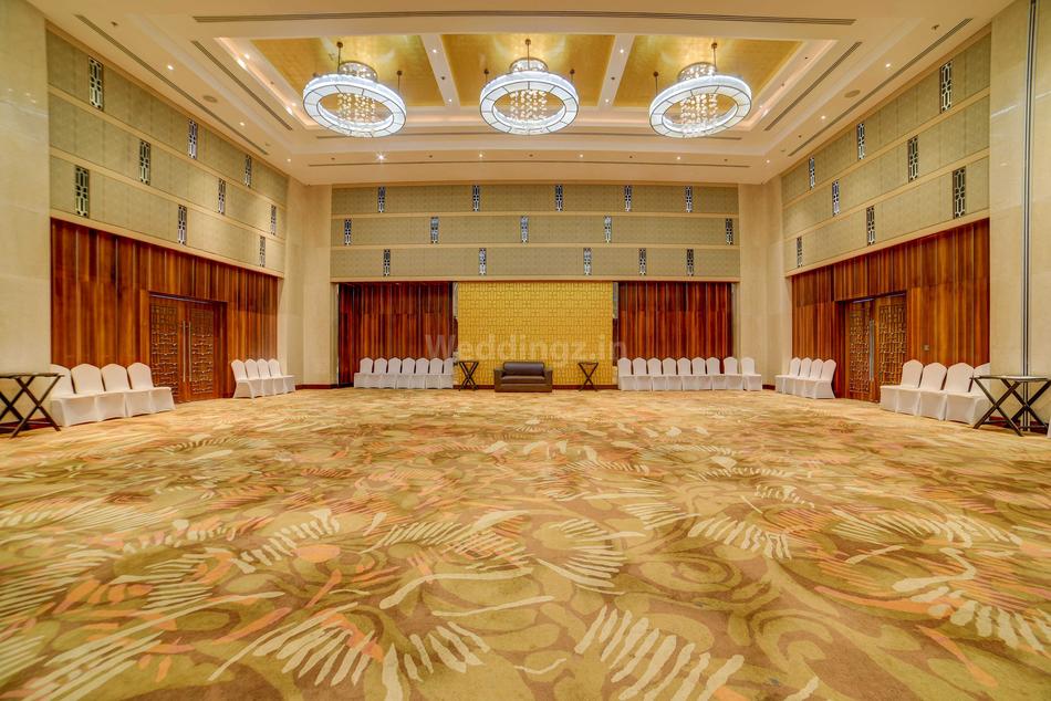 Crystal Sarovar Fatehabad Road, Agra Banquet Hall Wedding Lawn