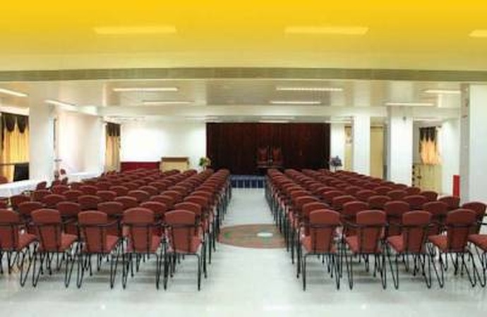 Poonam Hotel, Deccan Gymkhana Poonam Hotel