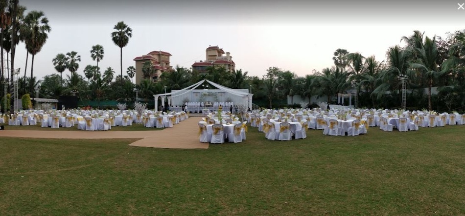 Flag's Avant Garde, Marve Beach, Malad West Flag's Avant Garde, Marve Beach