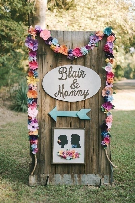 Bring a Western Twist to Indian Wedding Decoration with these Welcome Sign Boards!