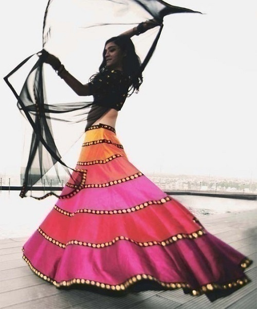 Gorgeous Bridal Lehenga Choli Fashion Guide for the Minimalistic Bride