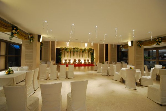 Thackers Banquet, Girgaum Thackers Banquet