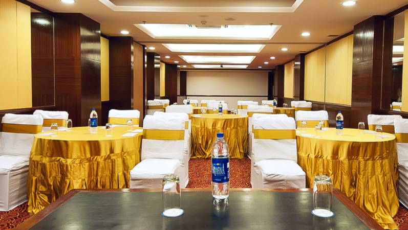 Golden Plaza Hotel and Spa, Zirakpur Golden Plaza Hotel and Spa