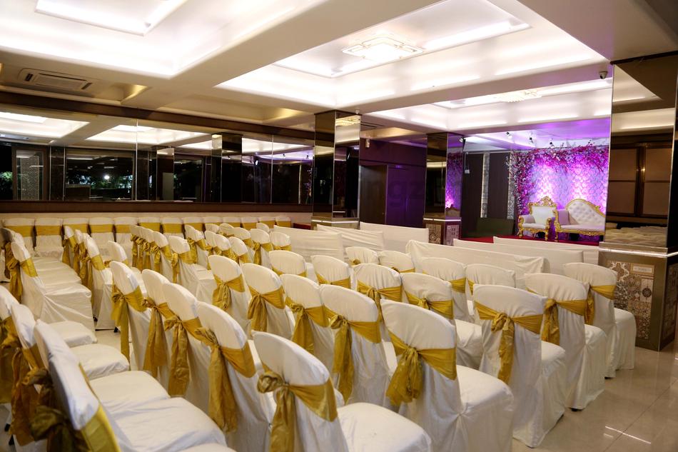 Flag's Marriage And Party Hall Malad West, Mumbai Banquet Hall WeddingZ.in