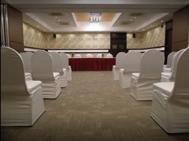 Whispering Palms Hotel, Vidhyadhar Nagar Whispering Palms Hotel
