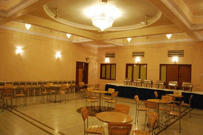 Mohan Hotel, Charbagh Mohan Hotel