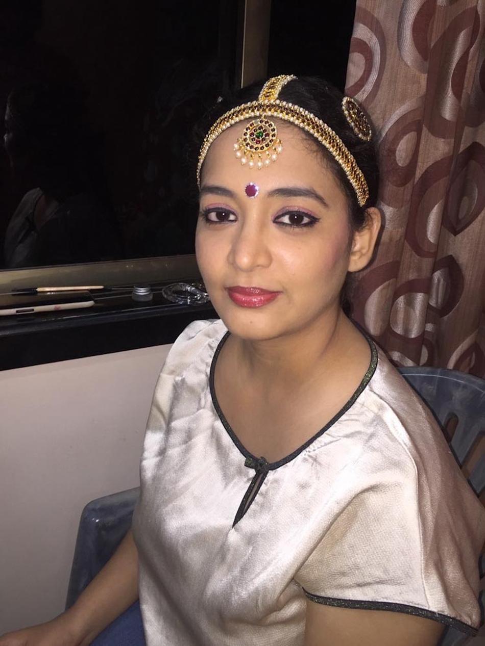 Veena Iyer, Bridal Makeup Artist in Mumbai WeddingZ