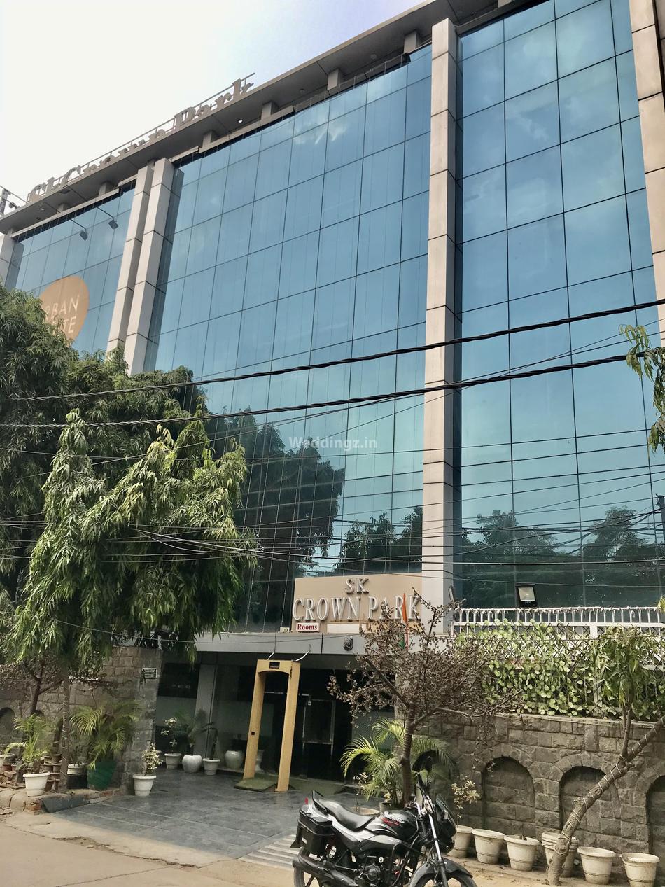 S K Crown Park Naraina, Delhi Banquet Hall Wedding Hotel WeddingZ.in