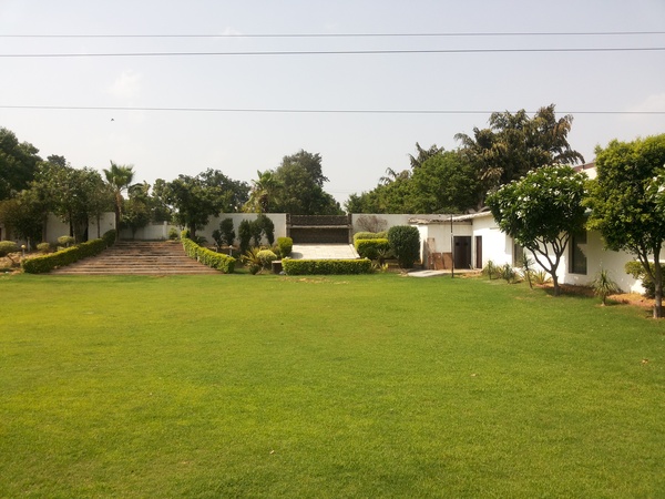 Aggarwal Farm, Chattarpur Aggarwal Farm