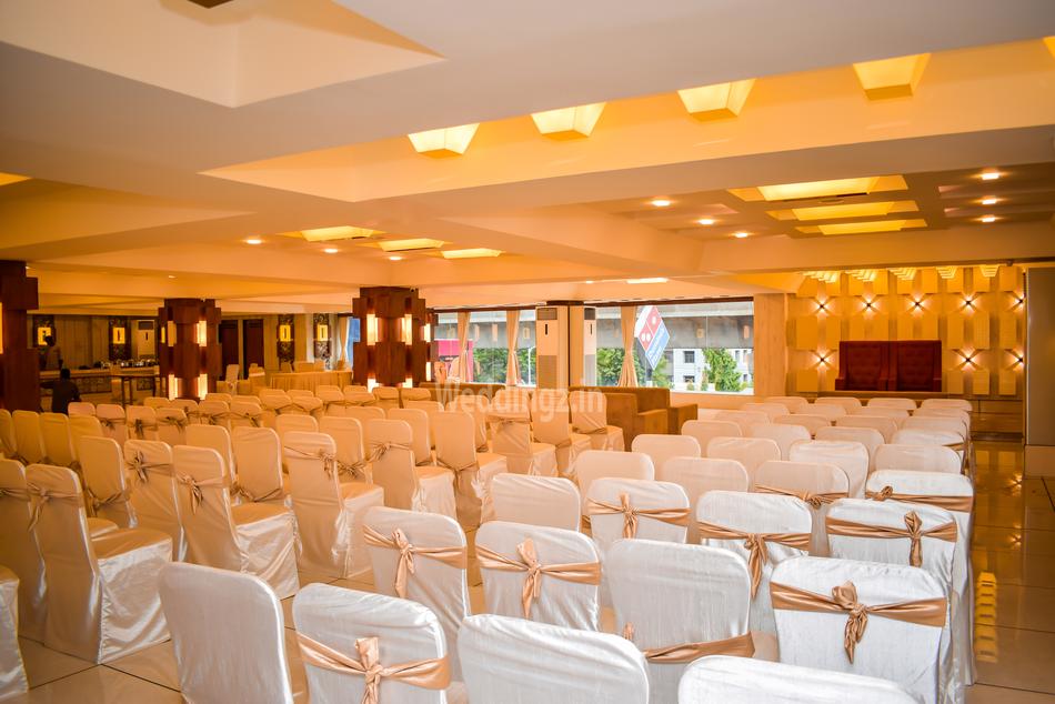 Golden Pearl Banquets Gurukul, Ahmedabad Banquet Hall WeddingZ.in