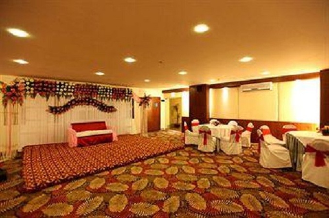 Hotel Crossroads, Atul Kataria Chowk Hotel Crossroads