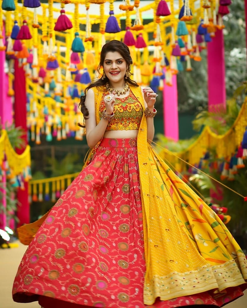 mehndi lehnga design