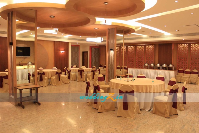 A La Mode Banquets, Juhu A La Mode Banquets
