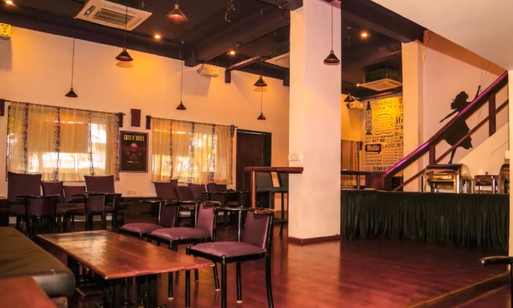Deep Purple Party Lounge, Churchgate Deep Purple Party Lounge