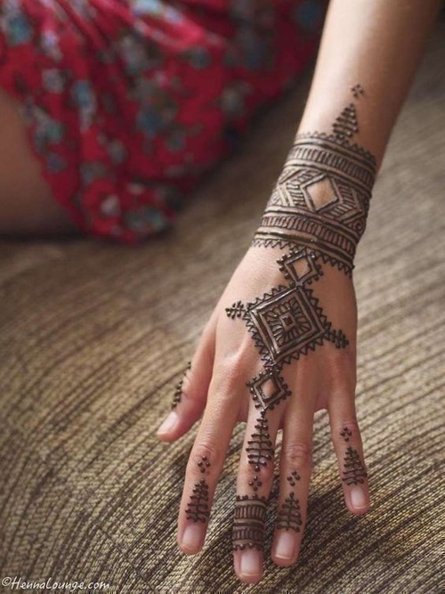 Unconventional Mehndi Designs for the Modern Bride