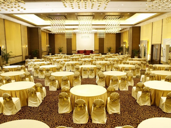 The Retreat Hotel & Convention Centre, Malad West The Retreat Hotel & Convention Centre