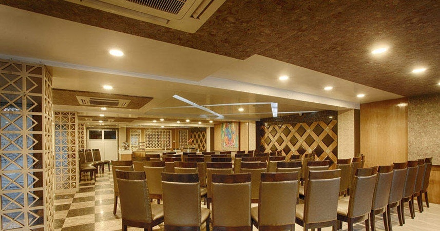Green Restaurant And Banquet, Gomti Nagar Green Restaurant And Banquet