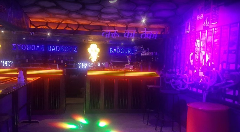Thug Lyf Lounge, Malad West Thug Lyf Lounge