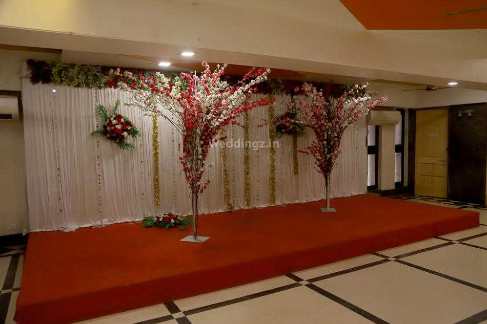 Parekh Hall Malad East, Mumbai Banquet Hall WeddingZ.in