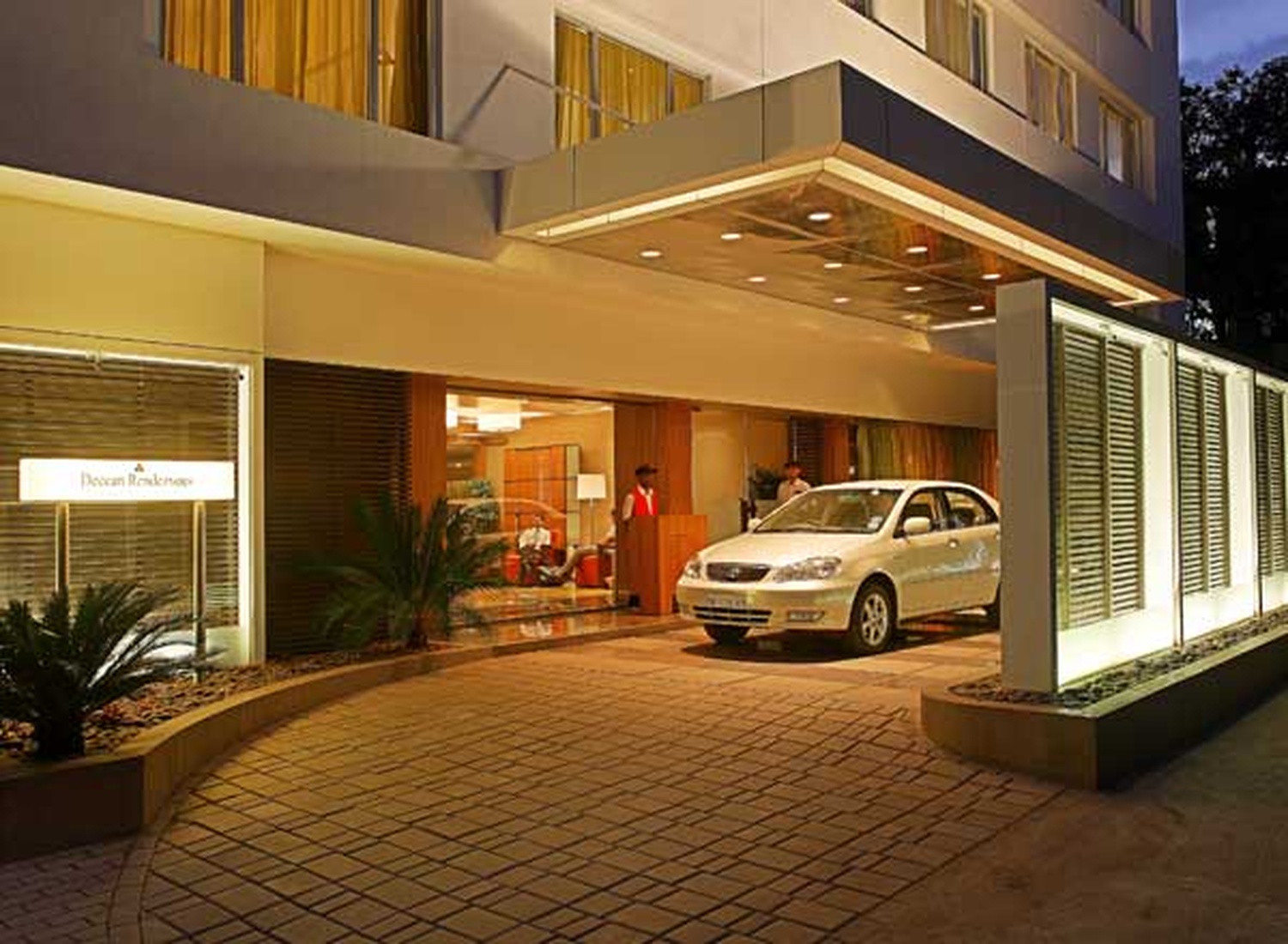 Deccan Rendezvous Deccan Gymkhana, Pune Banquet Hall Wedding Hotel WeddingZ.in